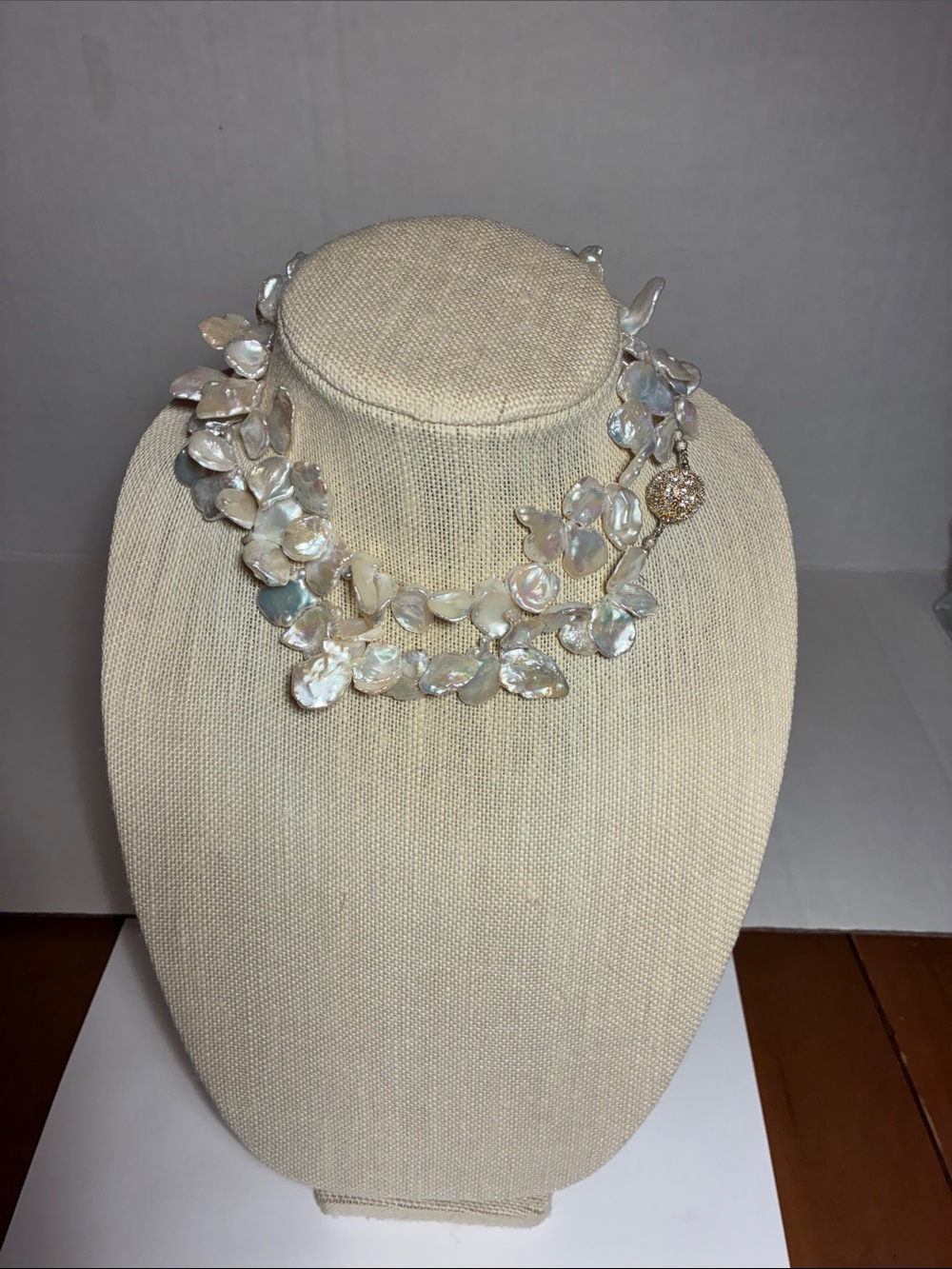 Keshi Pearl Necklace with Beaded magnetic Clasp - Iridescent White Pearls - Picture 4 of 7